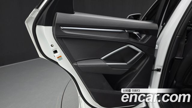Audi Q3 (F3) 35 TDI Premium Sportback 2022 — фото 25