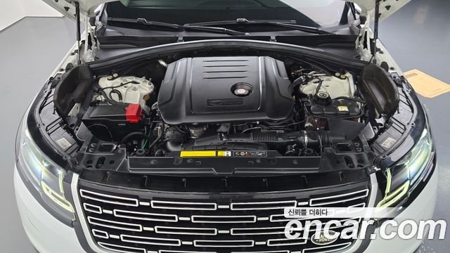 Land Rover Range Rover Velar 2.0 D240 SE 2019 — фото 6