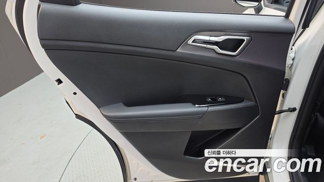 Kia Sportage Hybrid (V) Nobleless 2WD 2023 — фото 25