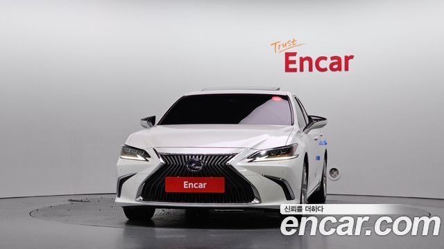 Lexus ES300h (VII) Executive 2019 — фото 3