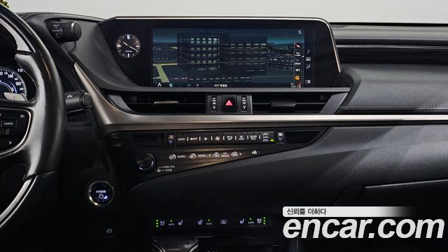 Lexus ES300h (VII) Executive 2019 — фото 14