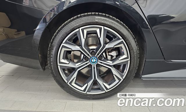 BMW i4 eDrive40 M Sports 2022 — фото 5