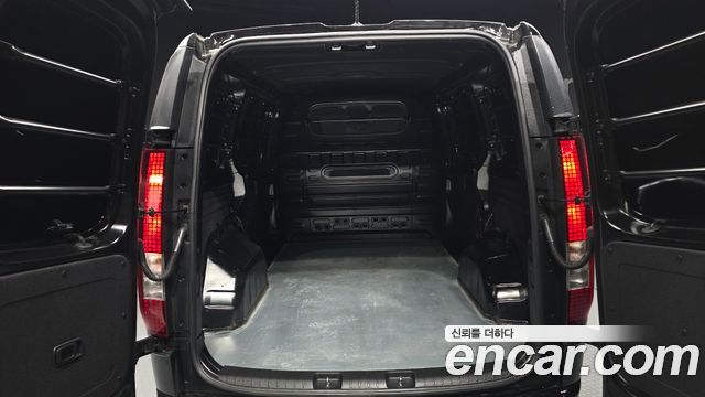 Hyundai Staria L3.5 Cargo 3-Seater Modern 2025 — фото 30