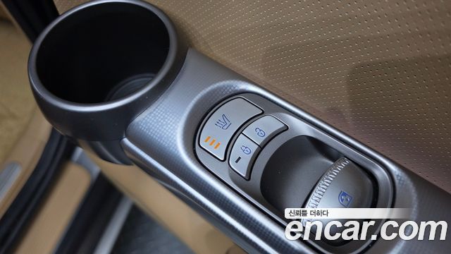 Genesis GV60 Standard 2022 — фото 27