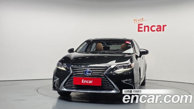 Lexus ES300h Supreme XV60 2018 — фото 3