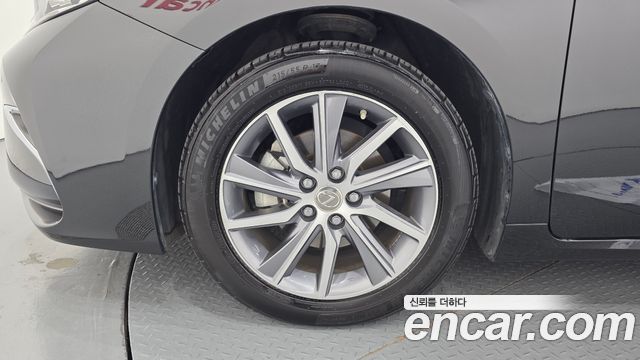 Lexus ES300h Supreme XV60 2018 — фото 5
