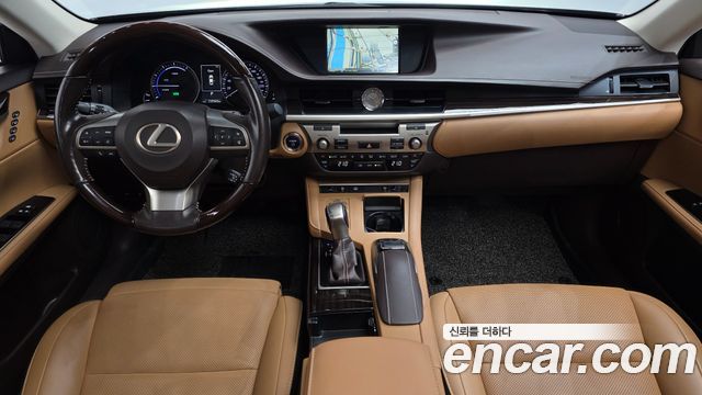 Lexus ES300h Supreme XV60 2018 — фото 7