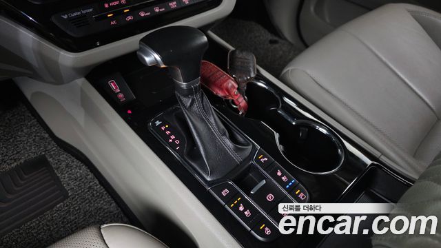 Kia Carnival Gasoline 9-Seater Noblesse Special 2019 — фото 9