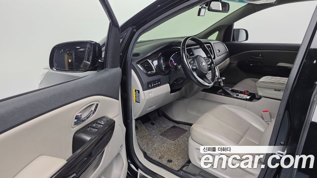 Kia Carnival Gasoline 9-Seater Noblesse Special 2019 — фото 10