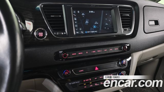 Kia Carnival Gasoline 9-Seater Noblesse Special 2019 — фото 12