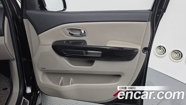 Kia Carnival Gasoline 9-Seater Noblesse Special 2019 — фото 25