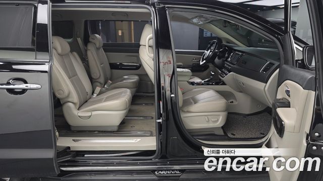Kia Carnival Gasoline 9-Seater Noblesse Special 2019 — фото 26