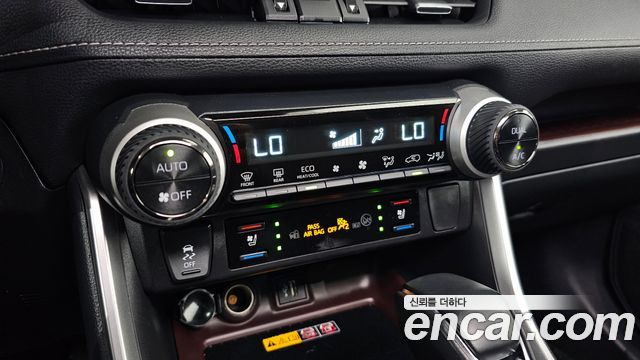 Toyota RAV4 (V) 2,5 4WD Hybrid LTD 2024 — фото 39