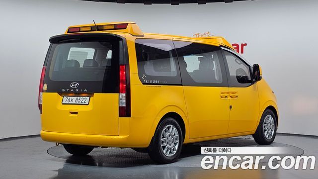 Hyundai Staria L3.5  Kinder Safety Car 11-Seater 2022 — фото 2