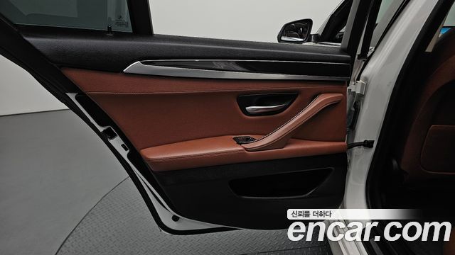 BMW 5 Series (F10) 520d 2014 — фото 25