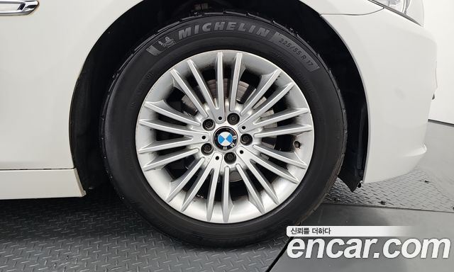 BMW 5 Series (F10) 520d 2014 — фото 38