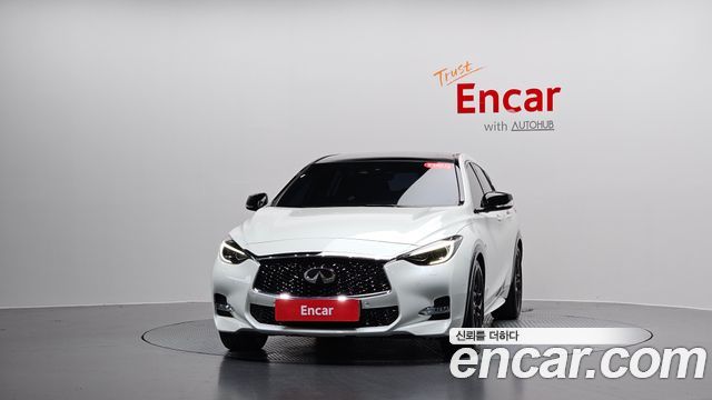 Infiniti Q30 2.0 Premium 2017 — фото 3