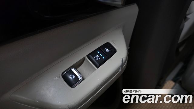 Kia Carnival (IV) HEV 9-Seater Hi-Limousine Signature 2025 — фото 19