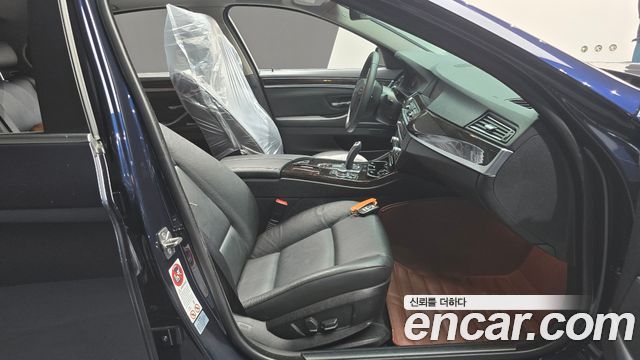 BMW 5 Series (F10) 528i 2012 — фото 11