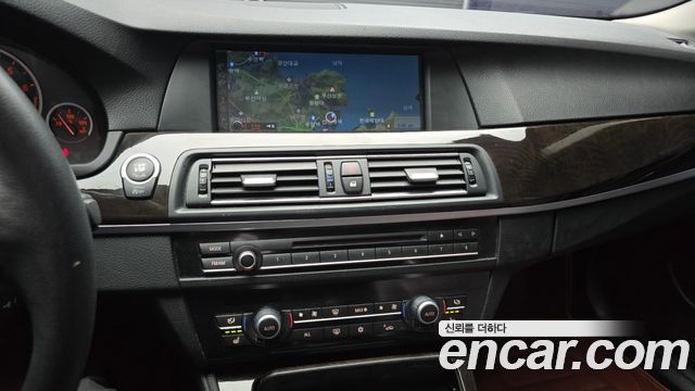 BMW 5 Series (F10) 528i 2012 — фото 14