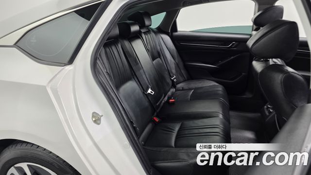 Honda Accord (X) 2.0 Hybrid Touring 2019 — фото 11