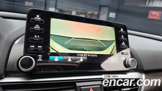 Honda Accord (X) 2.0 Hybrid Touring 2019 — фото 17
