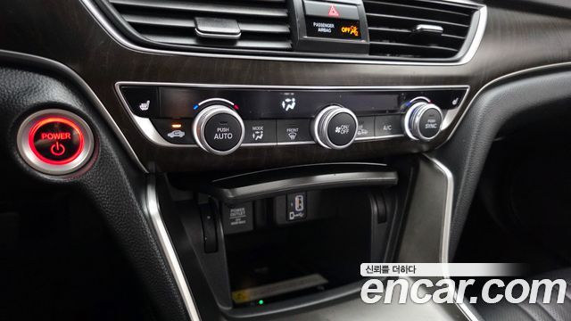 Honda Accord (X) 2.0 Hybrid Touring 2019 — фото 18