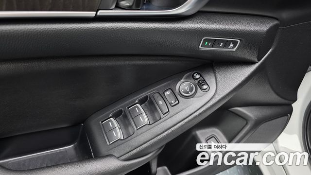 Honda Accord (X) 2.0 Hybrid Touring 2019 — фото 27