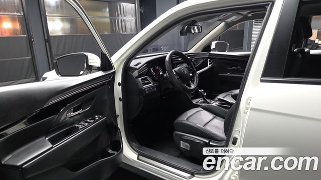 KG Mobility (SsangYong) Beautiful Korando Gasoline 1.5 2WD C5 2023 — фото 10