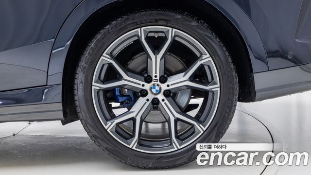 BMW X6 (G06) xDrive40i M Sport 2022 — фото 5