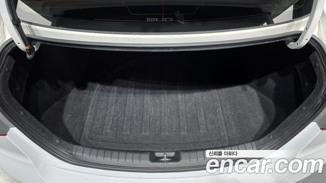 Hyundai Avante (AD) 1.6 GDI Value Plus 2018 — фото 18