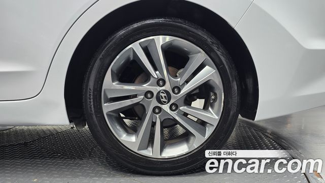 Hyundai Avante (AD) 1.6 GDI Value Plus 2018 — фото 21