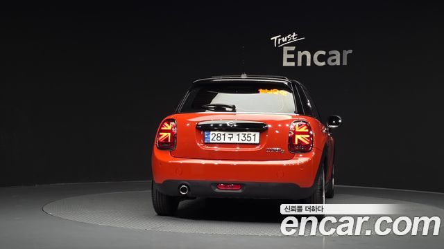 MINI Cooper D 5Door Mid 3rd 2019 — фото 4