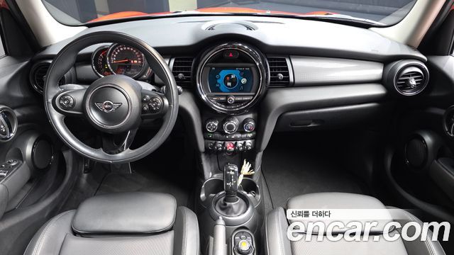 MINI Cooper D 5Door Mid 3rd 2019 — фото 7
