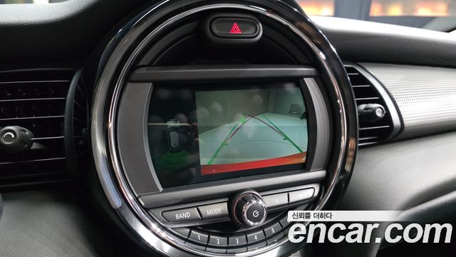 MINI Cooper D 5Door Mid 3rd 2019 — фото 15