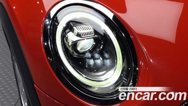 MINI Cooper D 5Door Mid 3rd 2019 — фото 22