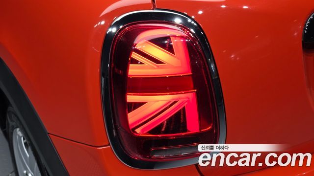 MINI Cooper D 5Door Mid 3rd 2019 — фото 23