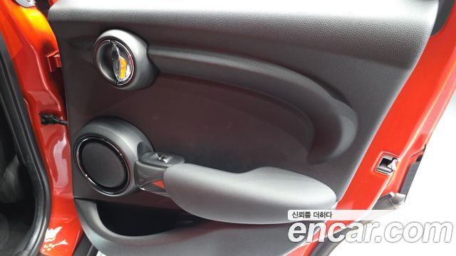 MINI Cooper D 5Door Mid 3rd 2019 — фото 25