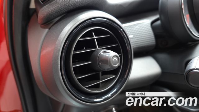 MINI Cooper D 5Door Mid 3rd 2019 — фото 31