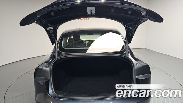 Tesla Model 3 RWD 2025 — фото 33