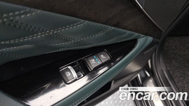 Kia K8 2.5 Gasoline 2WD Signature Special 2024 — фото 17