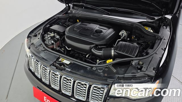 Jeep Grand Cherokee 3.6 Overland WK2 2019 — фото 6
