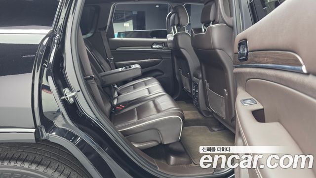 Jeep Grand Cherokee 3.6 Overland WK2 2019 — фото 12