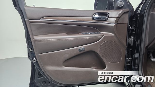 Jeep Grand Cherokee 3.6 Overland WK2 2019 — фото 24