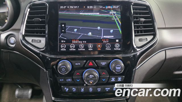 Jeep Grand Cherokee 3.6 Overland WK2 2019 — фото 27