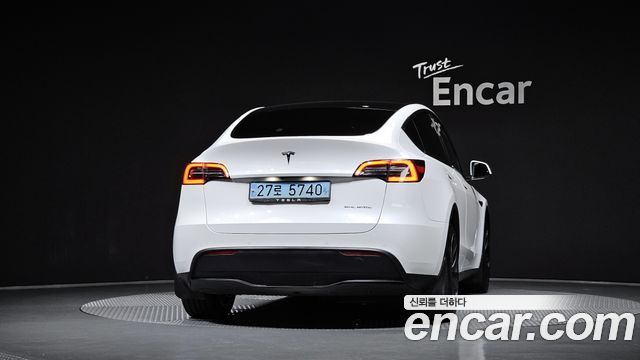 Tesla Model Y Long Range AWD 2022 — фото 4