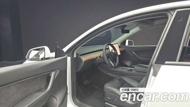 Tesla Model Y Long Range AWD 2022 — фото 10
