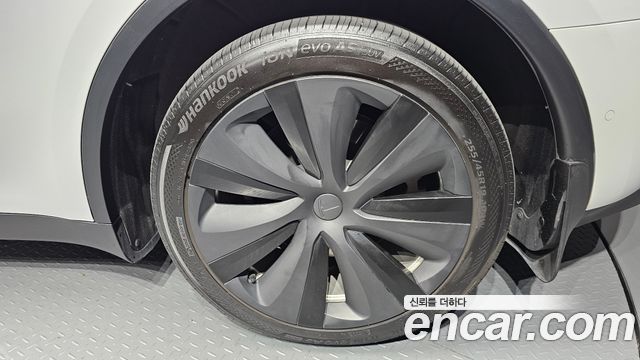 Tesla Model Y Long Range AWD 2022 — фото 27