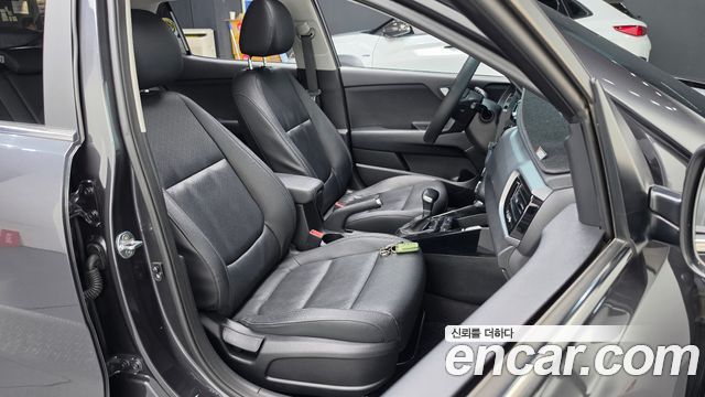 Kia Stonic 1.4 Prestige 2019 — фото 11