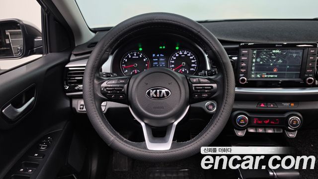 Kia Stonic 1.4 Prestige 2019 — фото 13
